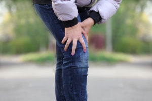 How Chiropractic Care Helps Reduce Hip and Knee Pain
